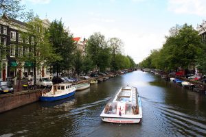 Łudź na kanale w Holandii